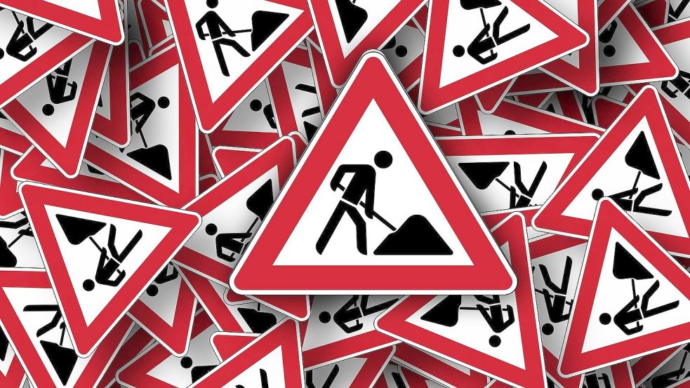 Auf der B72 wird eine Baustelle eingerichtet. Symbolfoto: Pixabay