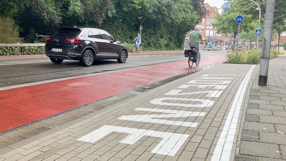 Wenn die Zonen von LKW genutzt werden, müssen Radfahrer ausweichen. Foto: Kierstein