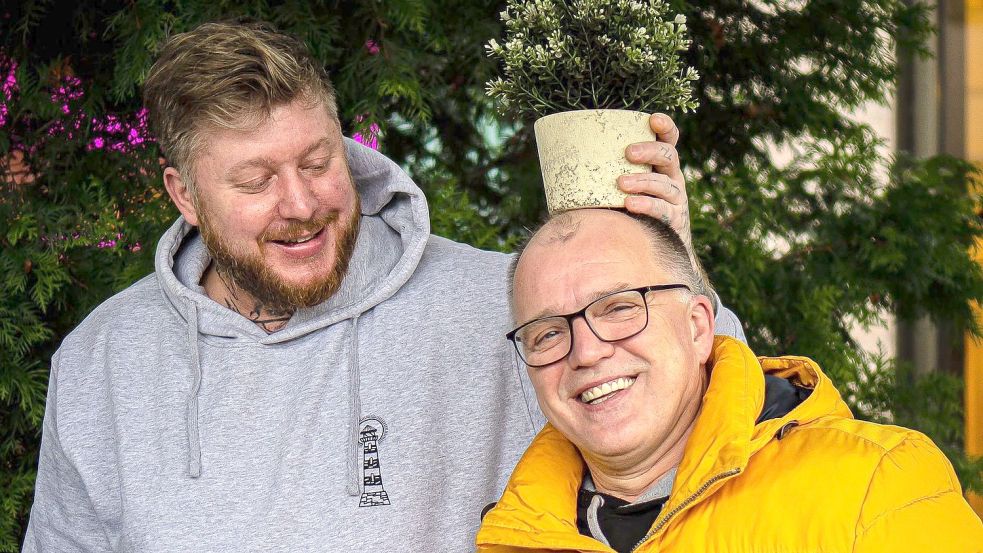 Mit ihren Späßen unterhalten Wilke Zierden (links) und Udo Tesch mehr als 1,5 Millionen Abonnenten. Foto: Privat