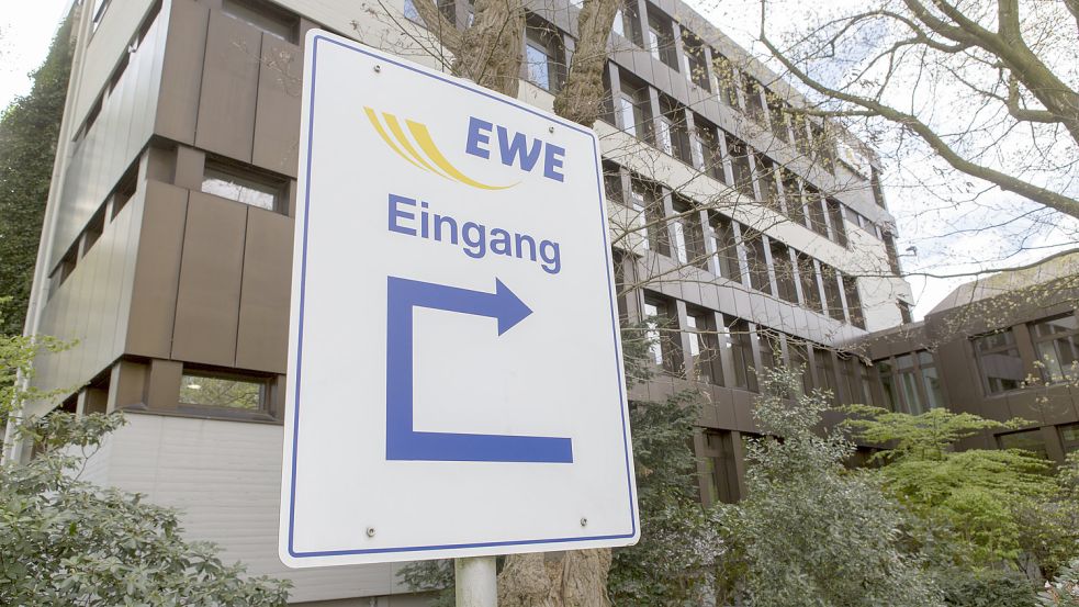 Die Leeraner CDU-Kreistagsfraktion will wissen, wie der Landkreis Leer die Arbeit der EWE kontrolliert. Foto: picture alliance / Jörg Sarbach/dpa