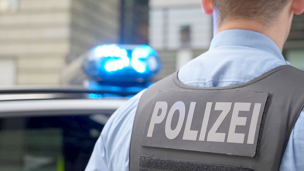 In beiden Fällen ermittelt der Staatsschutz der Polizei Bremen. Foto: imago images/xcitepress/Benedict Bartsch