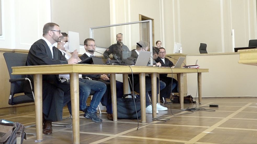 Der Prozess gegen die mutmaßlichen Automatensprenger ist am Mittwoch am Landgericht Osnabrück gestartet. Foto: NWM-TV