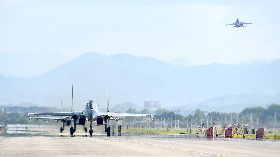 Die Auswirkungen einer bewaffneten Auseinandersetzung um Taiwan bedrohen auch Deutschlands Wirtschaft. Foto: Imago Images