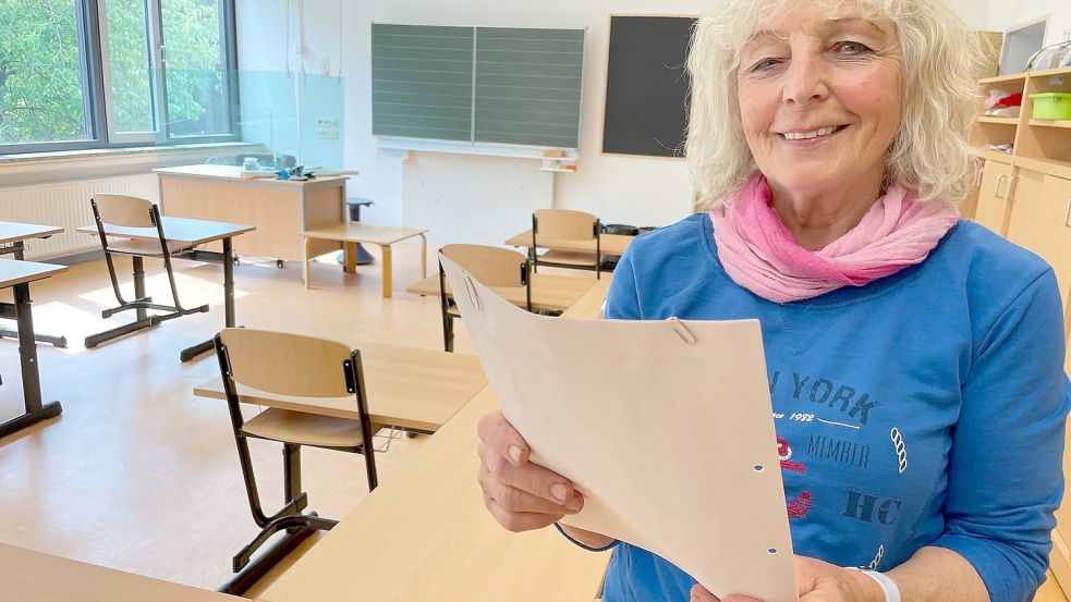 Waltraud Giere war jahrelang Leiterin der Ludgeri-Grundschule und schrieb unzählige Materiallisten. Foto: Nording