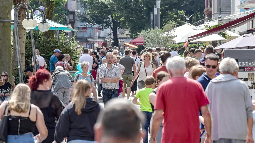 Verkaufsoffene Sonntag locken regelmäßig viele Besucher in die Leeraner Innenstadt. Foto: Ortgies/Archiv