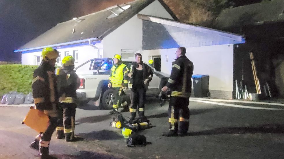 Die Feuerwehr war mit rund 30 Einsatzkräften vor Ort. Foto: Wolters