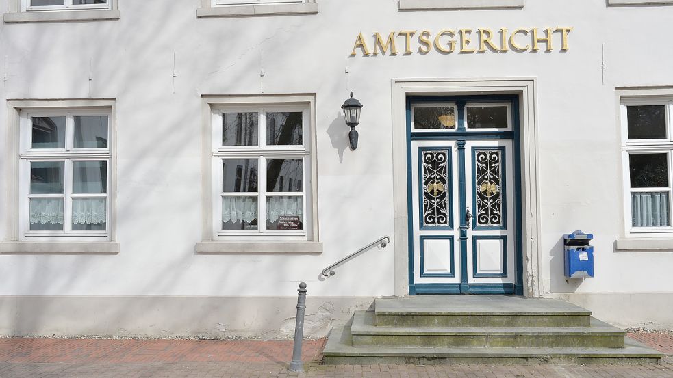 Wegen Untreue muss sich eine 40-Jährige aus Wilhelmshaven in Aurich vor Gericht verantworten. Foto: Ortgies