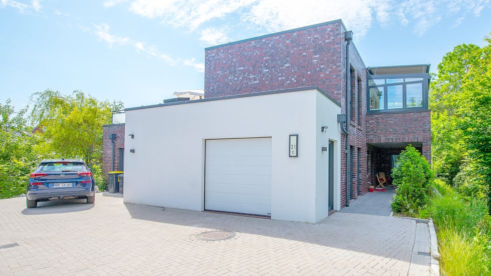 Selbst die Garage hat eine Fußbodenheizung – trotzdem liegen die Energiekosten dieses 330-Quadratmeter-Hauses in Norden unter 82 Euro pro Monat. Foto: privat