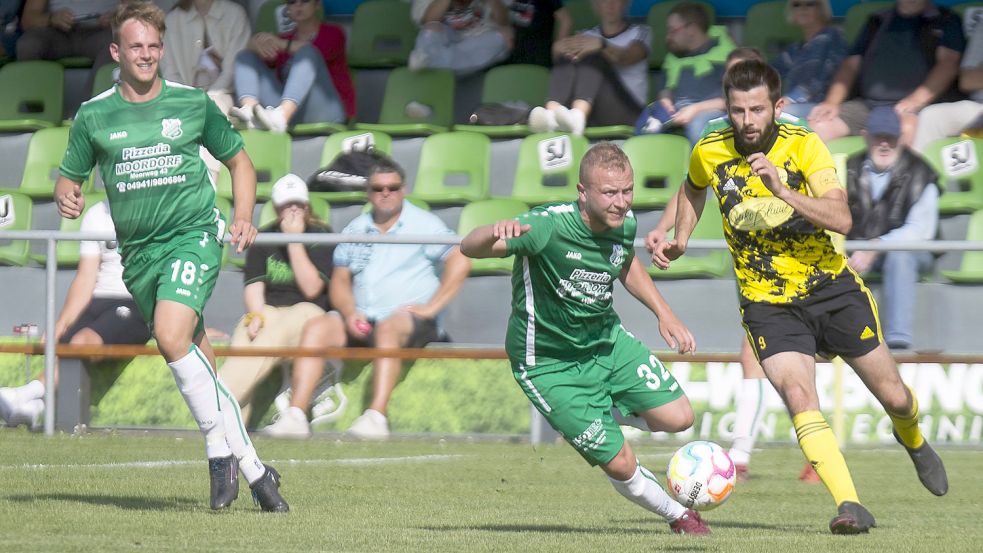 Struddens Top-Torjäger Jeff Dorn (rechts) traf am Ende der ersten Halbzeit zum zwischenzeitlichen 1:1. Foto: Doden