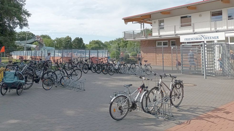 Ende vergangener Woche kamen viele Besucher zum Friesenbad. Foto: Vogt