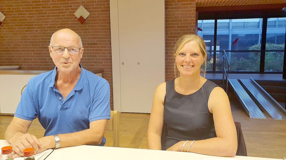 Neben der Referentin Dr. Leener Karrasch von der Carl von Ossietzky-Universität Oldenburg nahm auch Jürgen Rahmel, Dezernatsleiter Biosphärenreservat bei der Nationalparkverwaltung, an der Sitzung des Umweltausschusses in Jemgum teil. Foto: Gettkowski