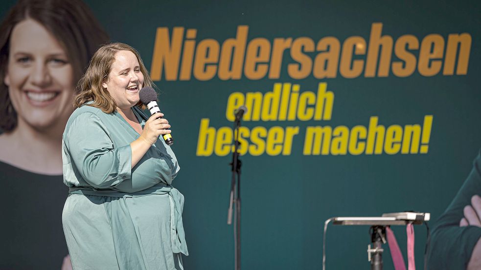 Dass Ricarda Lang dick ist, gibt sie selbst zu. Aber für doof dürfte sie sich nicht halt. Foto: dpa/Moritz Frankenberg
