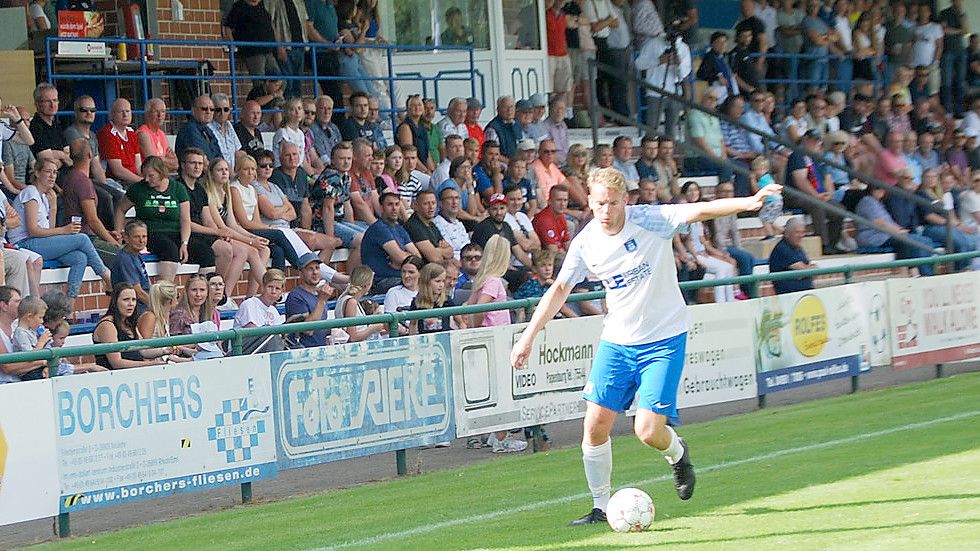 700, 550 und 450 Zuschauer verfolgten die drei Heimspiele von BW Papenburg in der Oberliga. Foto: Reemts