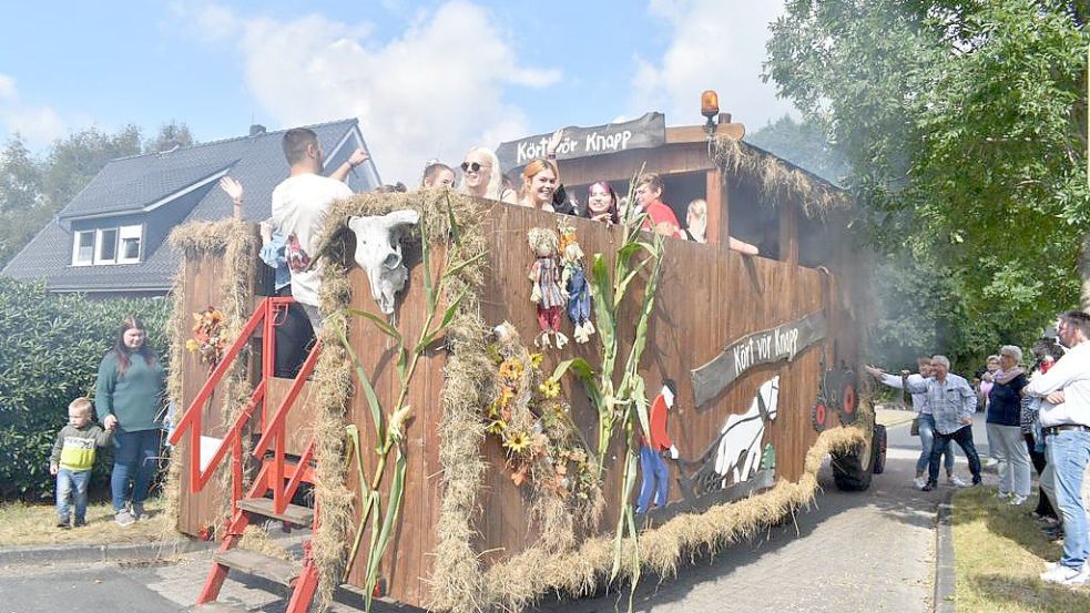 Der Ernteumzug ist gestartet. Foto: Zein