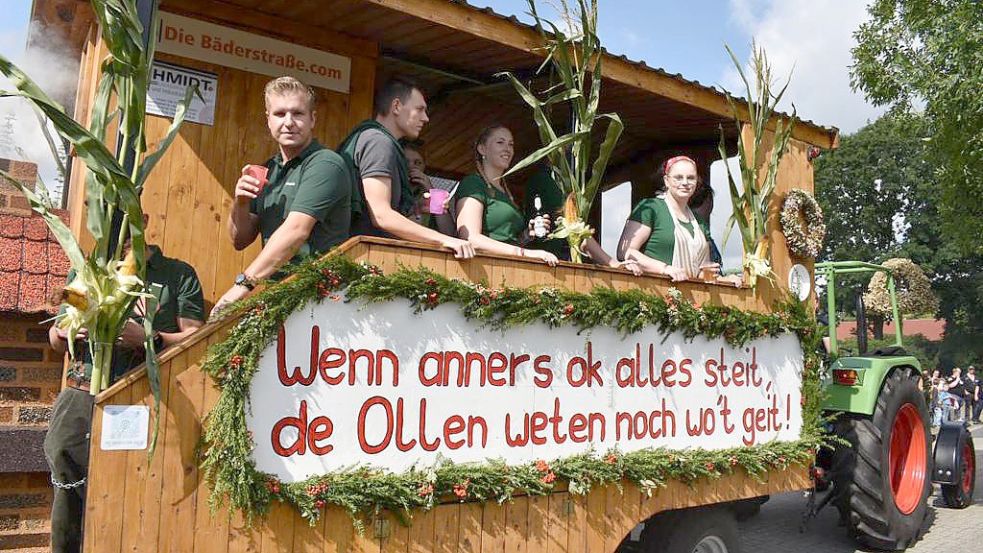 Der Ernteumzug ist gestartet. Foto: Zein