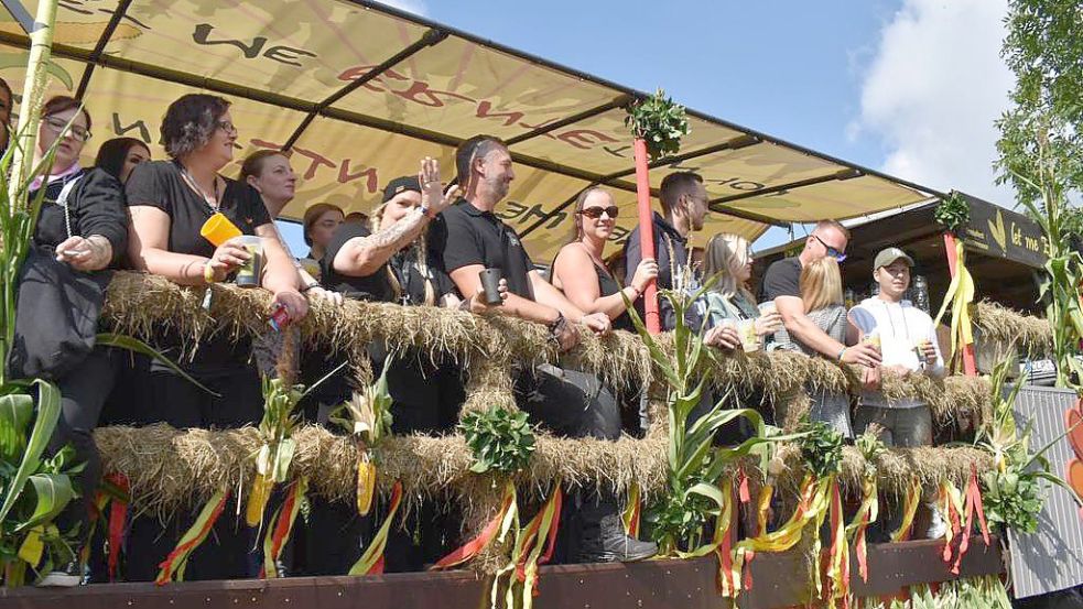 Der Ernteumzug ist gestartet. Foto: Zein