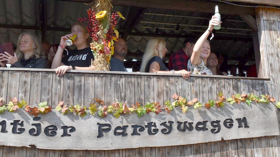 Der Ernteumzug ist gestartet. Foto: Zein