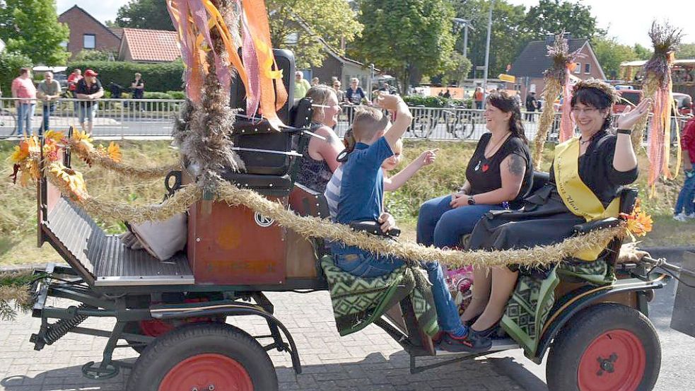Der Ernteumzug ist gestartet. Foto: Zein