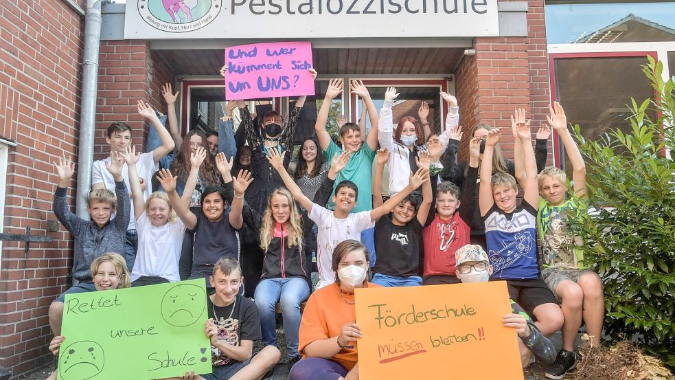 Nicht nur Schüler, sondern auch Eltern und ein Teil der Politik kämpfen für den Erhalt der Pestalozzischule in Leer. Foto: Ortgies/Archiv