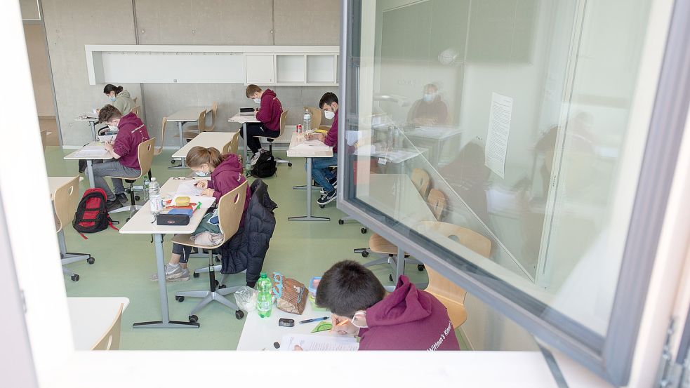 Auch in Schulen kann es ungemütlich werden. Foto: Sebastian Gollnow/DPA
