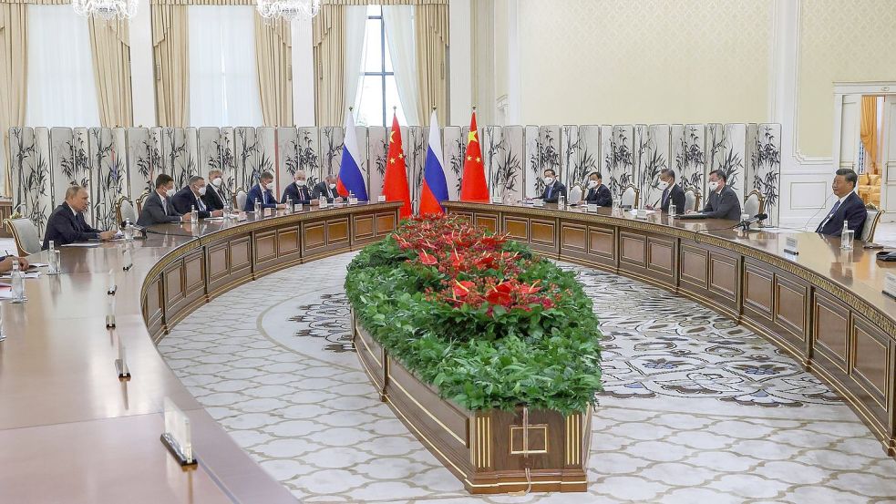 Weit auseinander und einander doch ganz nah: Russlands Präsident Wladimir Putin und sein chinesischer Amtskollege Xi Jinping. Foto: Demyanchuk/Sputnik Kremlin/DPA