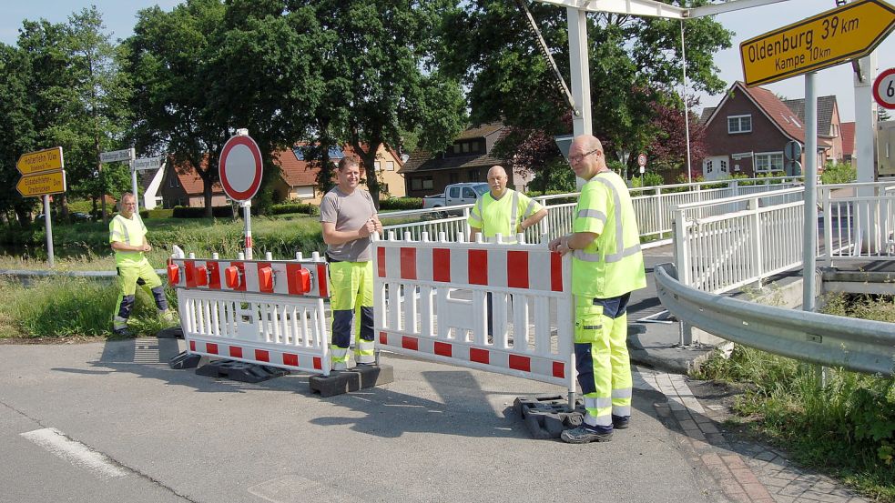 Die Brücke im Zuge der Kreisstraße 145, das ist die Oldenburger Straße in Elisabethfehn-Dreibrücken wird ab kommenden Mittwoch saniert, wie zuletzt 2016 (Foto). Die Straße wird deshalb gesperrt, eine Umleitung ist ausgeschildert. Archivfoto: Fertig