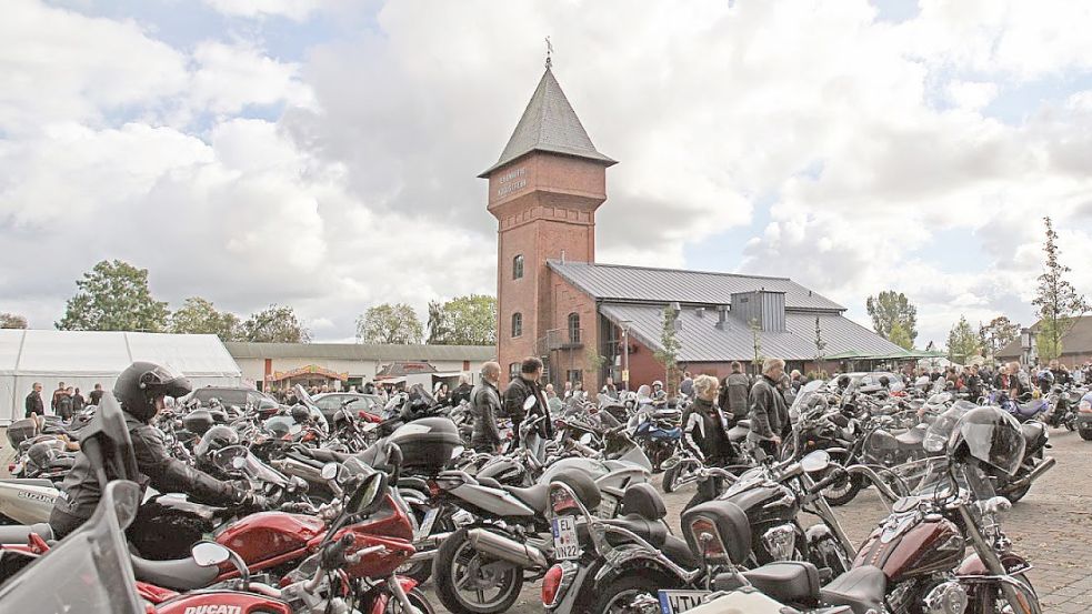 Der Herbsttreff von Börjes Biker Outfit in Augustfehn zieht immer Tausende von Motorradfahrern an. An diesem Wochenende findet die Veranstaltung wieder statt. Foto: privat