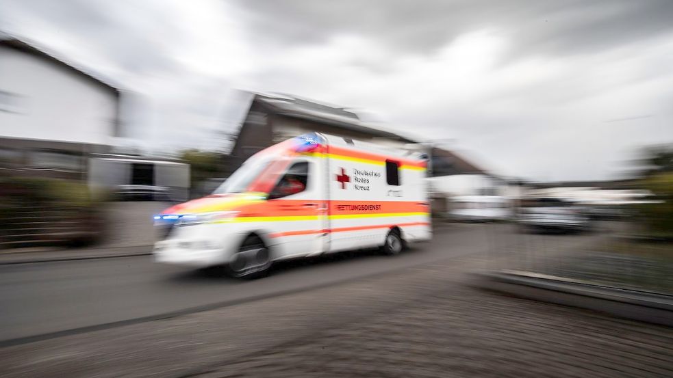 Sechs Personen mussten nach einer Feier in Delmenhorst ins Krankenhaus gebracht werden. Foto: dpa/Boris Roessler