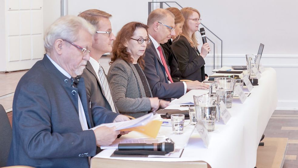 Die Uni Osnabrück stellte am Dienstag einen Zwischenbericht zum Umgang mit sexualisierter Gewalt im Bistum Osnabrück vor. Foto: Jörn Martens