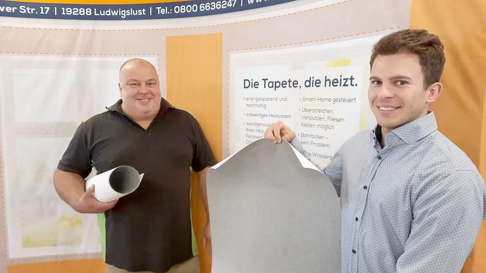 Sind stolz auf die Erfindung: Jens Düwel und Hennes Röseler (v.l.) von der Firma MPO aus Ludwigslust. Foto: Marlena Petersen