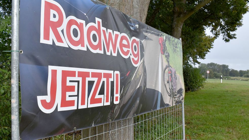 In Potshausen haben Bürger Plakate aufgehängt, um ihren Unmut und ihren Willen zum Ausdruck zu bringen: Sie wollen endlich den geplanten Radweg. Foto: Zein