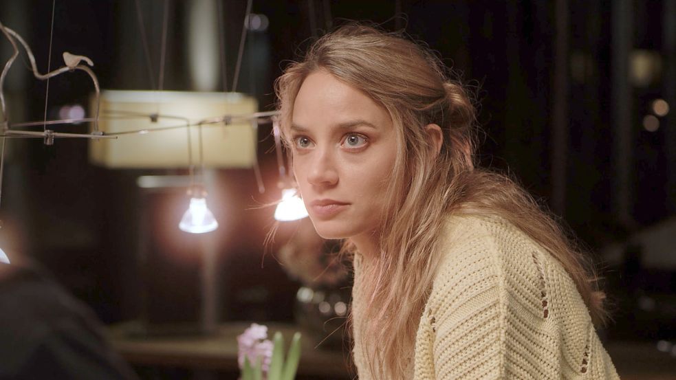 Jytte-Merle Böhrnsen wirkt in dem Film mit. Dieses Foto zeigt sie in einer Szene.