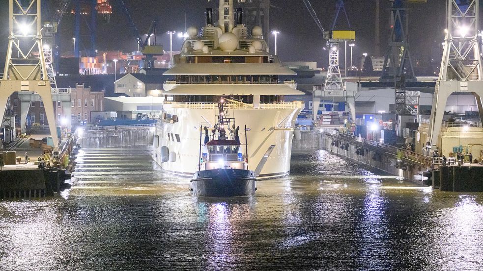 Jüngst im Fokus der deutschen Ermittler: die Luxusjacht „Dilbar“ des russischen Oligarchen Alisher Usmanow. Foto: dpa