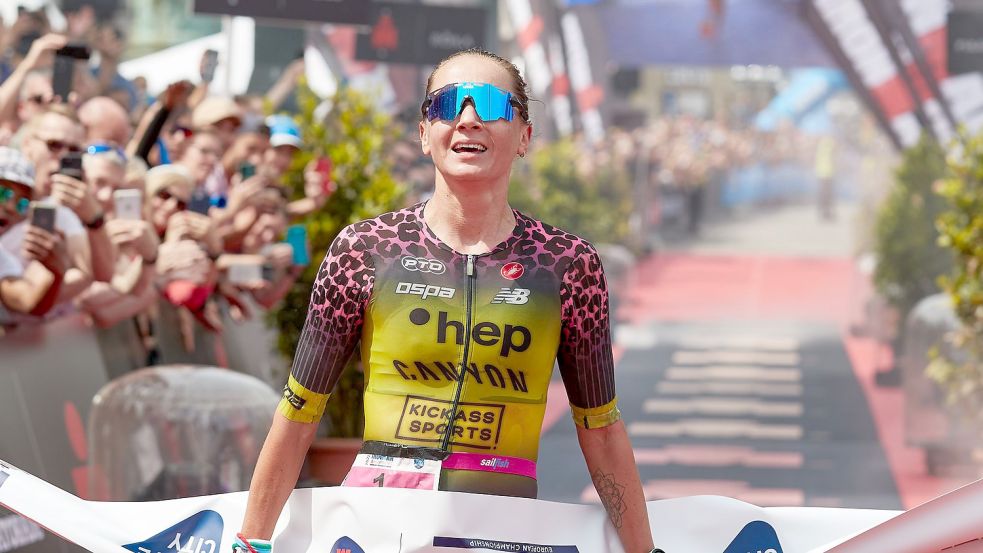Triathletin Laura Philipp in Hamburg. Foto: Georg Wendt/dpa