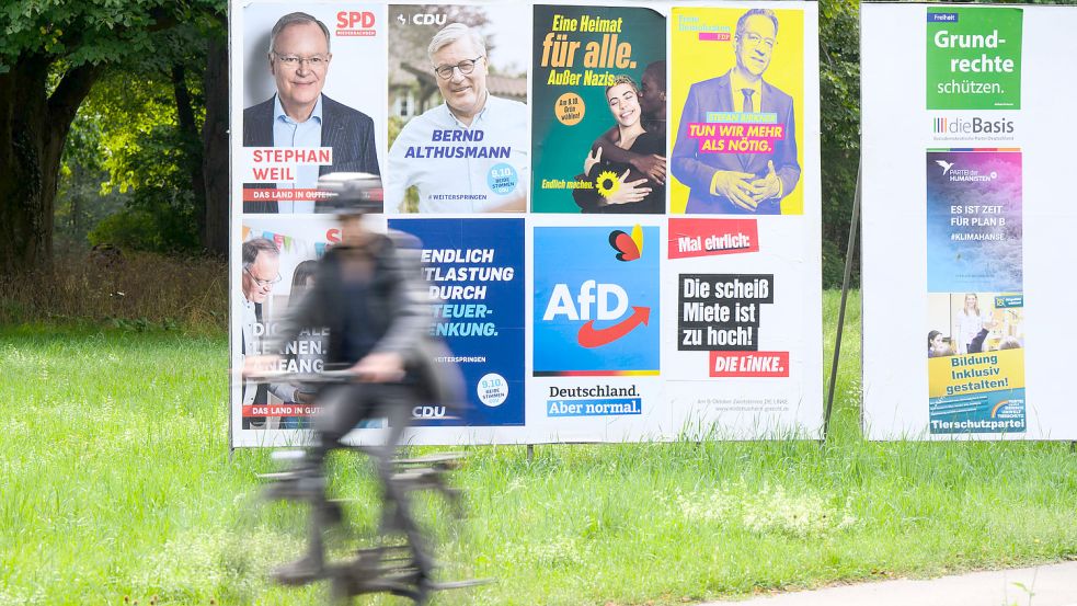 In Niedersachsen findet am 9. Oktober die Landtagswahl statt. An den Straßenrändern ist es nicht zu übersehen. Foto: Julian Stratenschulte/dpa