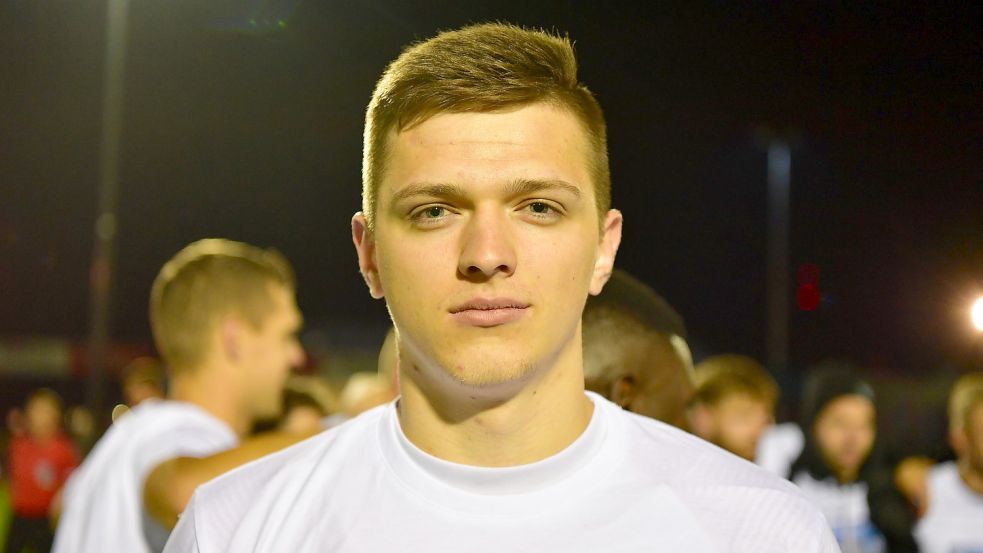 Pascal de Buhr spielte in der Jugend in der JSG Großefehn und bei Kickers Emden.