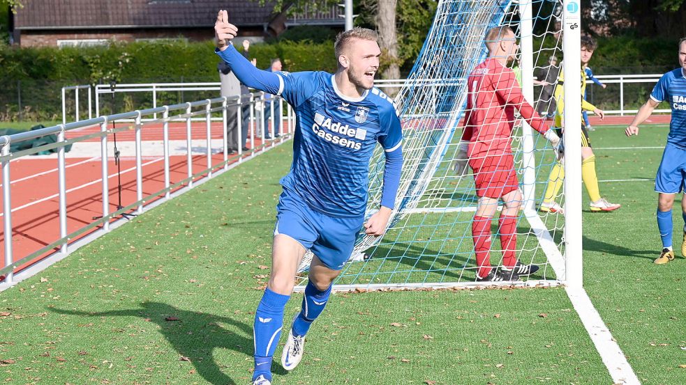 Auch Verteidiger Frank Til bejubelte einen Treffer. Foto: Steenhoff