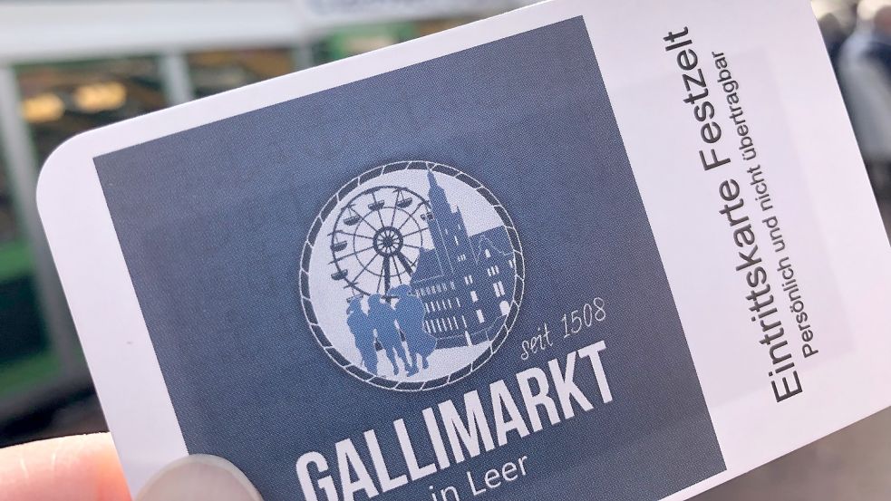 In diesem Jahr gab es nur 450 Stück davon: Eintrittskarten für die Eröffnung im Festzelt. Sie wurden gleich eingesammelt. Foto: Lüppen