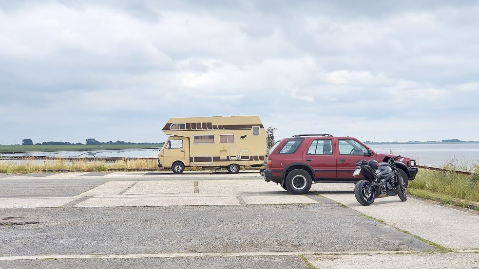 Die Bohrinsel Dyksterhusen liegt im Deichvorland des Dollarts in Dyksterhusen (Gemeinde Jemgum). Sie ist ein beliebtes Ausflugsziel für Urlauber und Einheimische. Archivfoto: Gettkowski