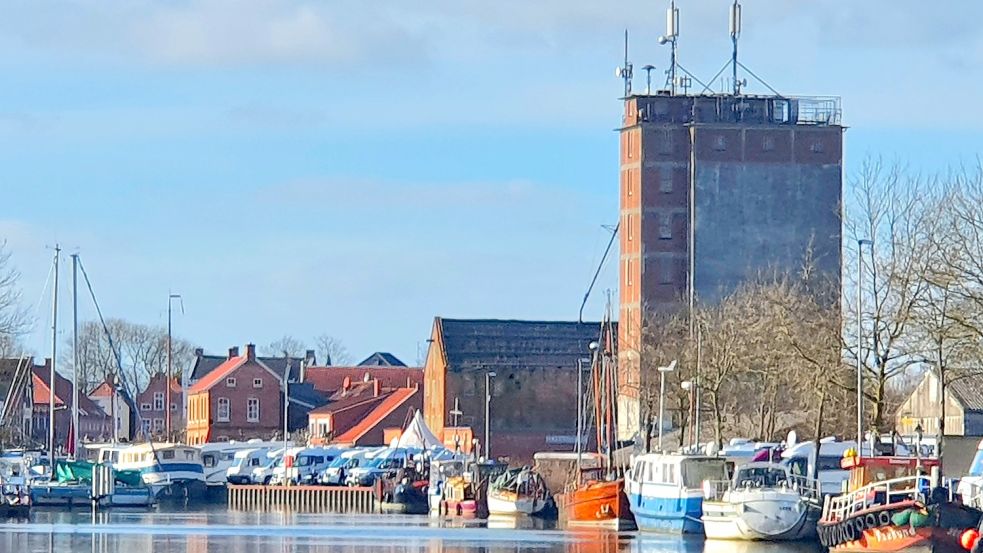 Der Hafen von Weener ist ein Magnet für Urlauber und Tagestouristen. Er soll jetzt noch attraktiver gestaltet werden. Archivfoto: Gettkowski