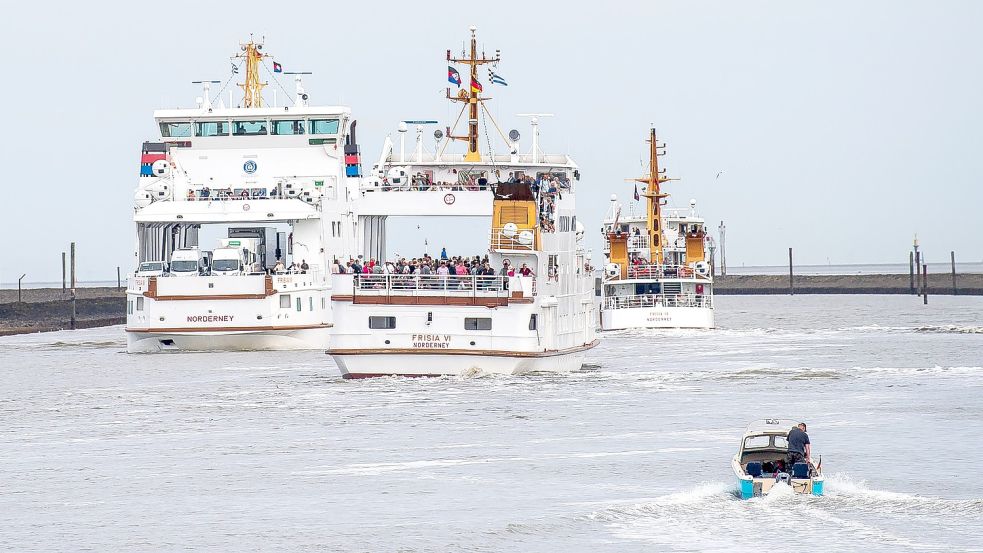 Bislang bietet nur die AG Reederei Norden-Frisia einen Linienverkehr mit dem Schiff zwischen Norddeich und Norderney an. Ab dem Sommer soll „Meine Fähre 1“ der neuen Reederei dazukommen. DPA-Foto: Sina Schuldt