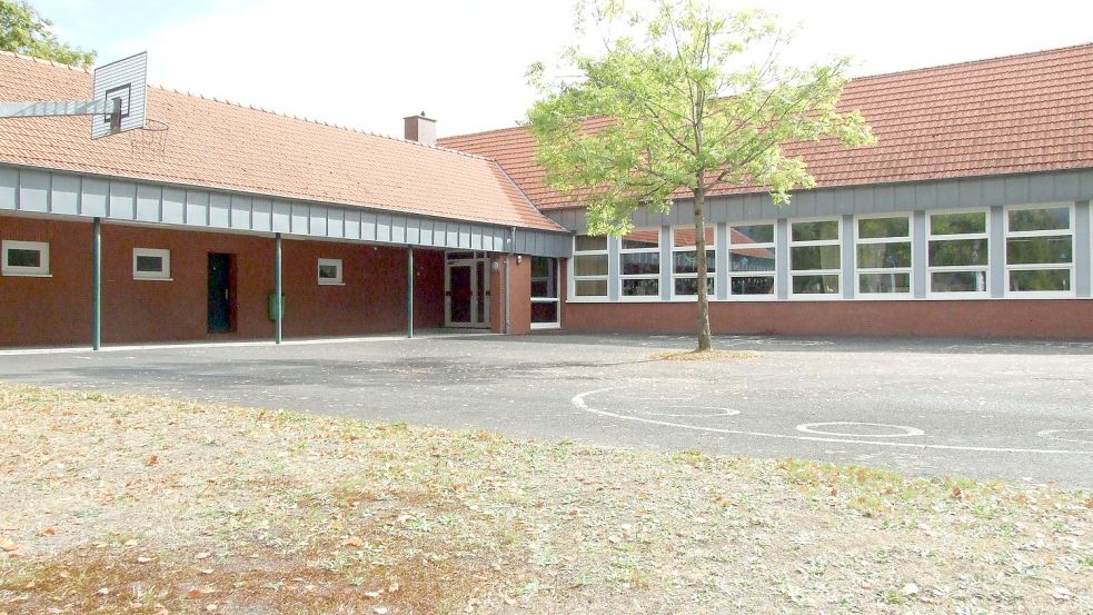 In der ehemaligen Grundschule Burlage wurden zwei Klassenräume für Flüchtlinge hergerichtet – als Notunterkunft. Foto: Scherzer