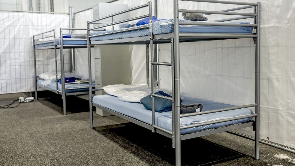 Wie hier in Hamburg in einer Messehalle wurden in vielen Städten Sammelunterkünfte für die Unterbringung von Schutzsuchenden aus der Ukraine aufgebaut. In den Gemeinden des Oberledingerlandes versucht man, für die Menschen Wohnungen bereitzustellen. Sammelunterkünfte sind die letzte Option. Foto: Heimken/dpa