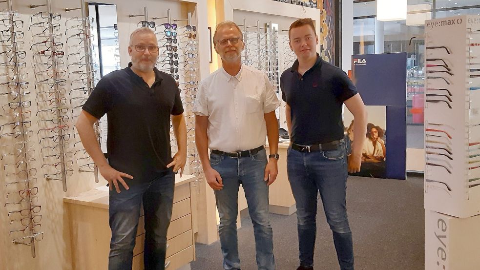 Carsten Seeger (von links) sowie Hans-Peter und Kevin Keute. Fotos: privat