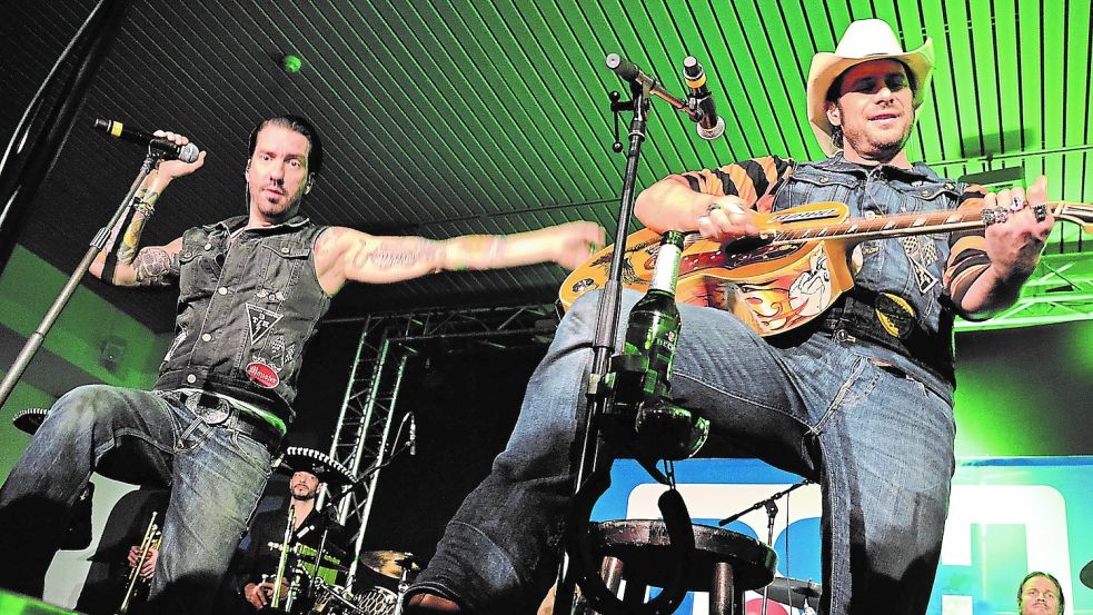 The BossHoss treten im Oktober 2023 in der Emslandarena auf. Foto: Caroline Weißert