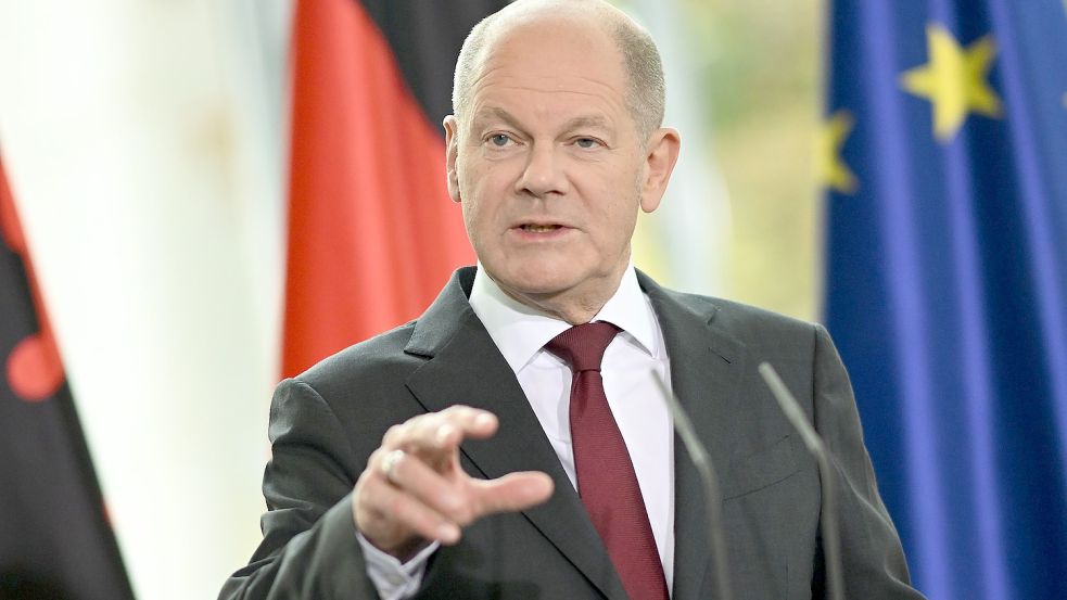 Bundeskanzler Olaf Scholz wenige Stunden vor seinem Abflug nach China. Foto: Britta Pedersen / dpa