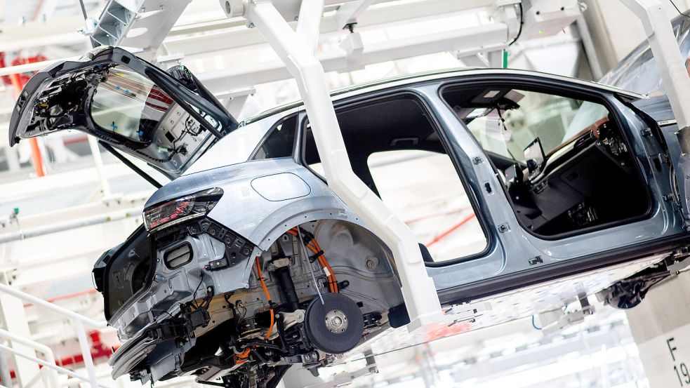 Eine PwC-Studie prognostiziert verstärkt E-Auto-Importe für Europa. Was heißt das für die deutsche Autoindustrie? Foto: Hauke-Christian Dittrich/dpa