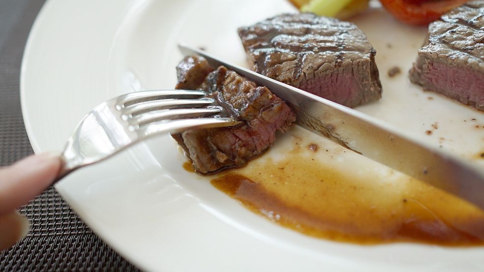 In einigen Restaurants in Deutschland kann man nur noch essen, wenn man eine Energiepauschale zahlt. Symbolfoto: Pixabay