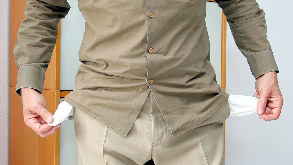 Gegen Ende des Monats sind bei immer mehr Deutschen die Taschen leer. Foto: dpa/Heiko Wolfraum