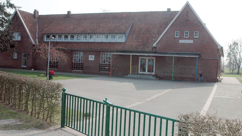 Große Pläne: Die ehemalige Grundschule Hohefeld soll ein Mehrzweckgebäude werden, auf dem 5000 Quadratmeter großen Grundstück ist unter anderem ein inklusiver Spielplatz geplant. Foto: Stix